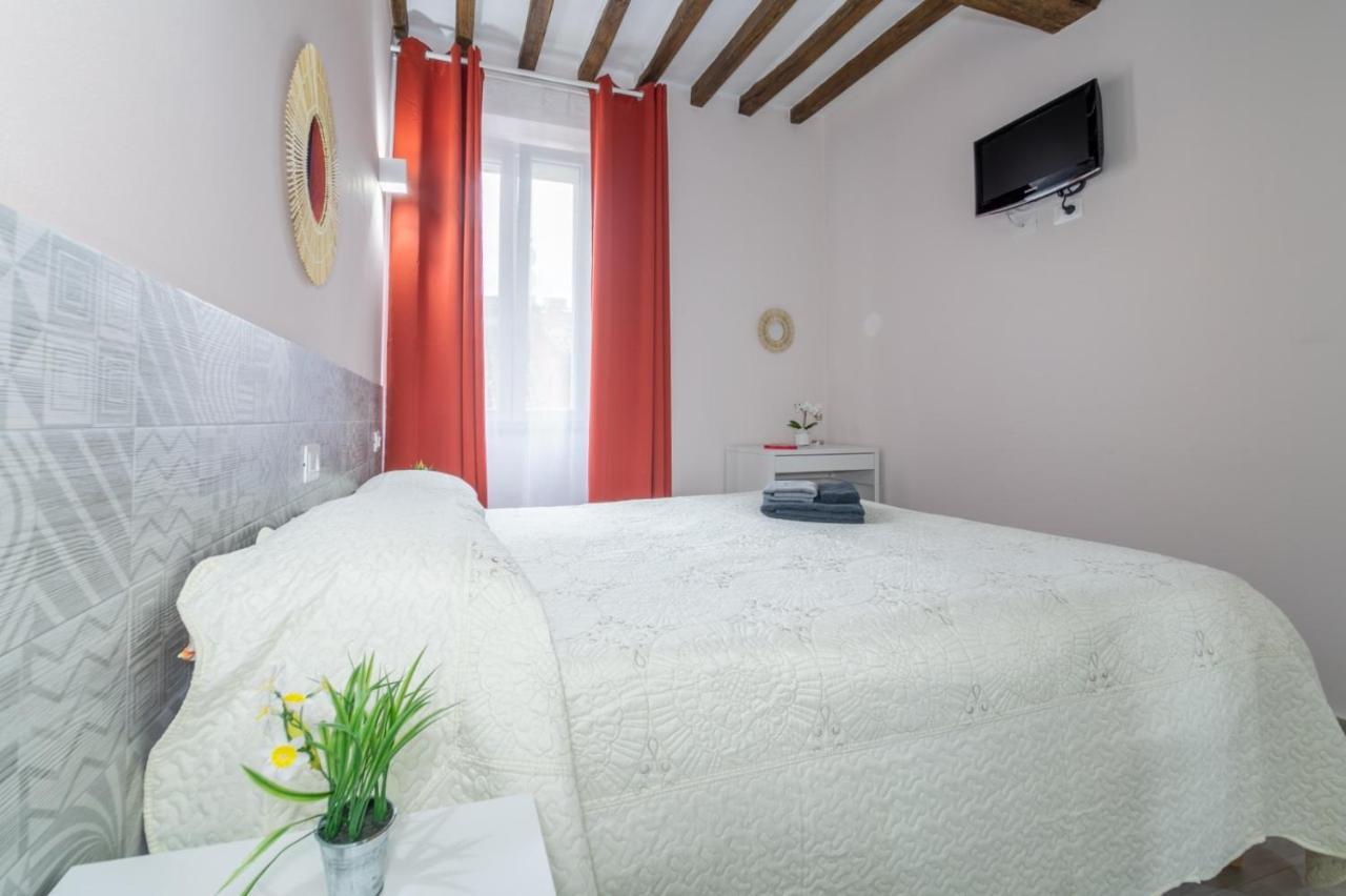 Residenza Borgo Guazzo Hotel Парма Екстериор снимка