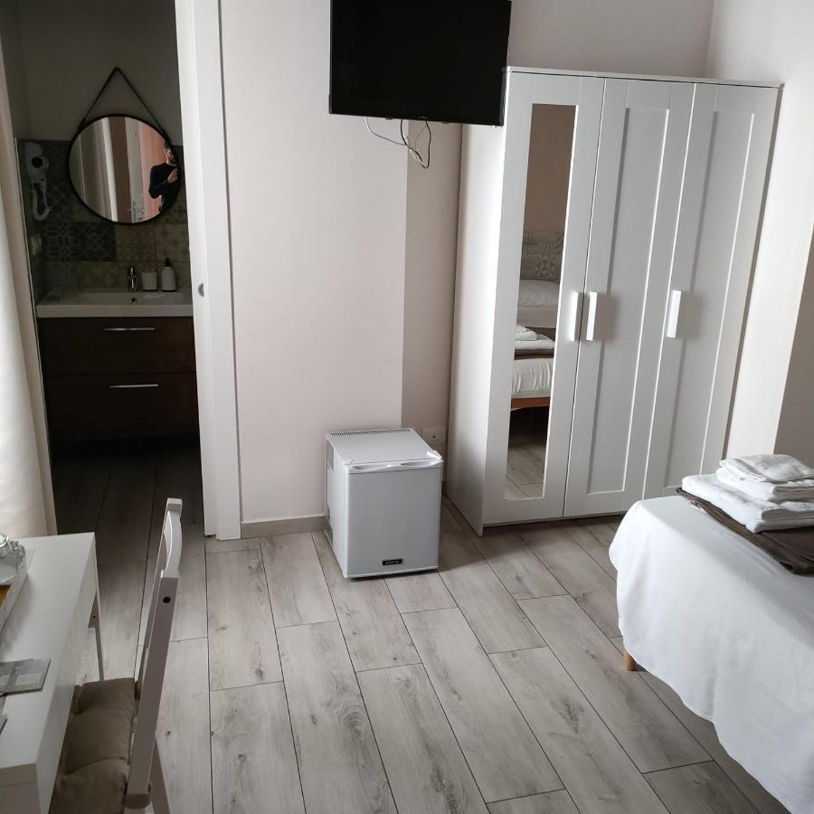 Residenza Borgo Guazzo Hotel Парма Екстериор снимка